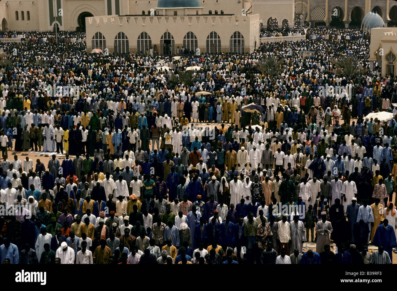 'TOUBA, l'AFRIQUE A PEU DE LA MECQUE", MI JOUR PRIÈRES À LA GRANDE MOSQUÉE, 1996 Banque D'Images