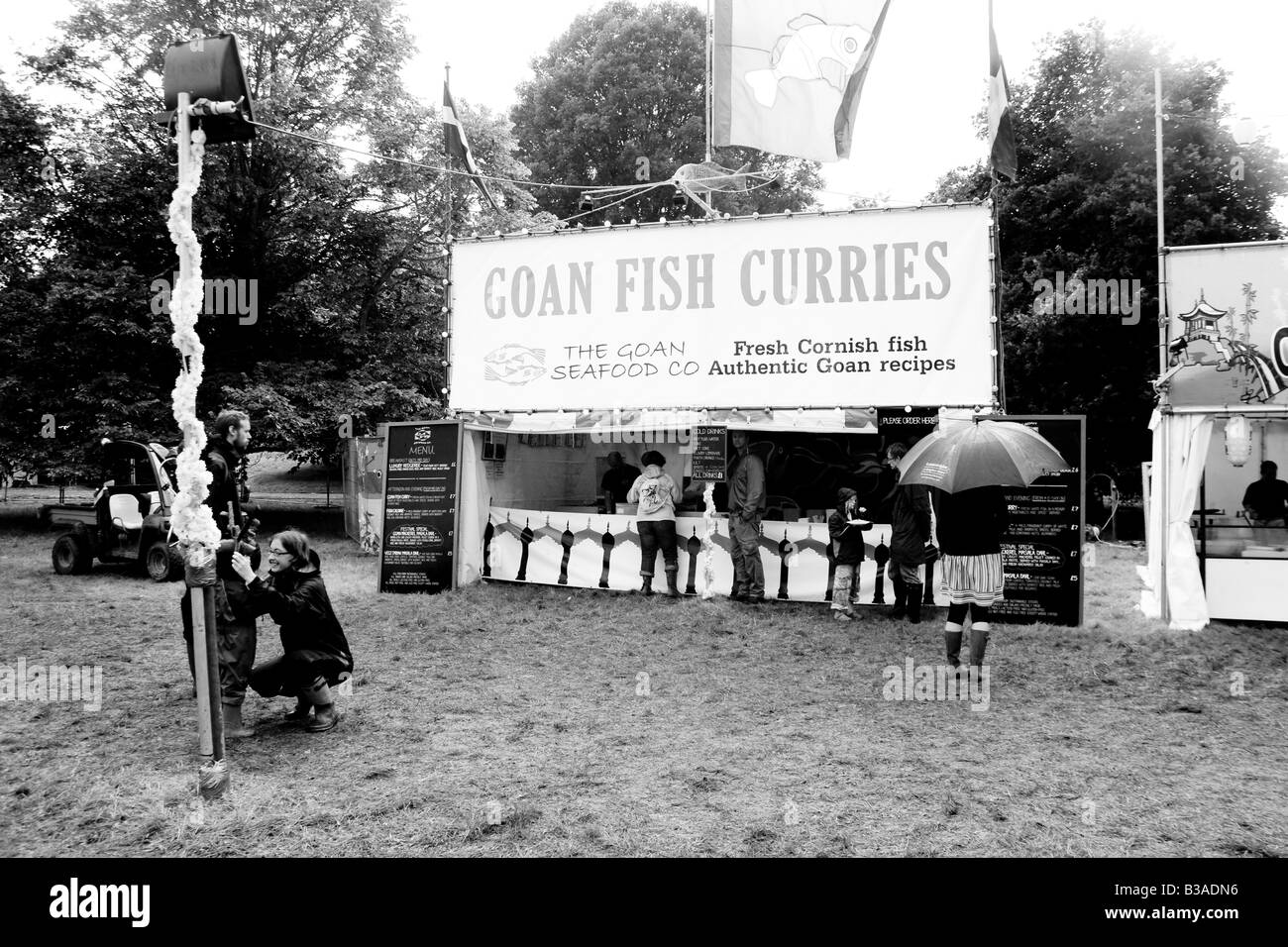 Marché alimentaire à la zone Greenman festival 2008 Brecon Beacons William Henri Gebhard (1827-1905) Pays de Galles U K Banque D'Images