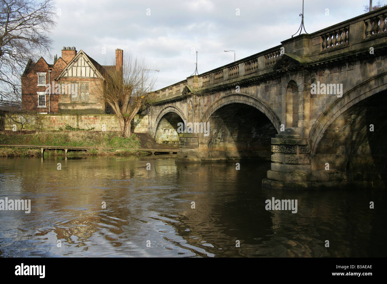 Ville de Derby, en Angleterre. La fin du 18e siècle Thomas Harrison conçu Duke Street Bridge sur la rivière Derwent. Banque D'Images