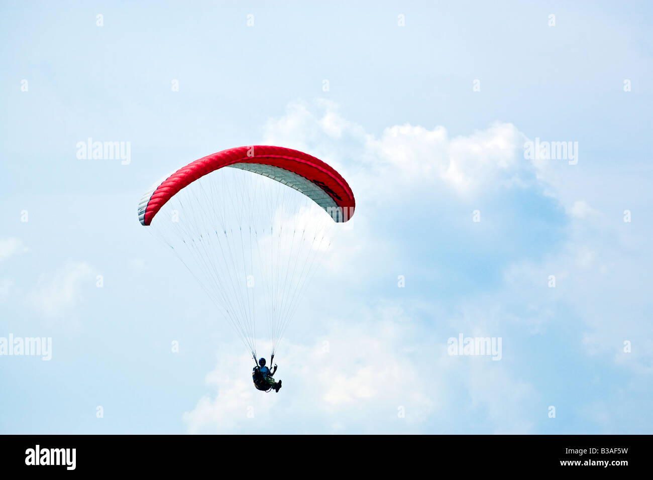 Dans l'air en parapente Banque D'Images