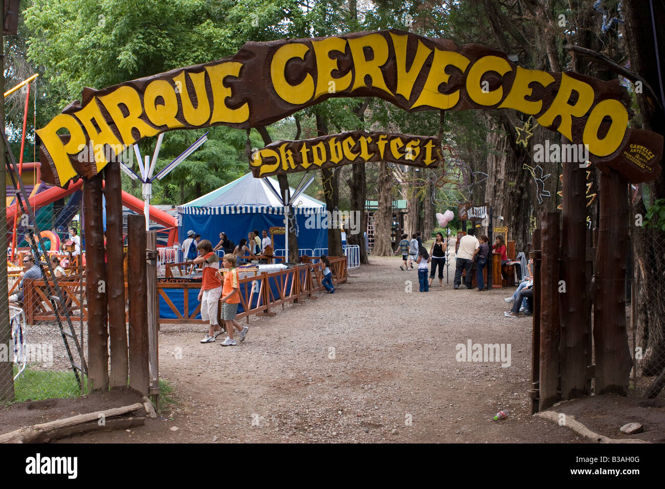 Parc de la bière (Parque Cervecero) dans la région de Villa General Belgrano, Cordoue, où le traditionnel café celebration party a lieu Banque D'Images