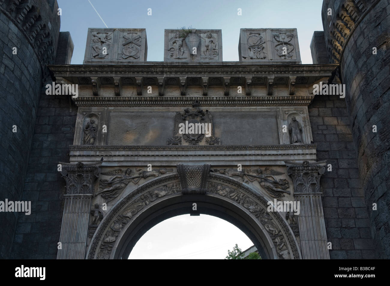 Marble arch de Porta Capuana Banque D'Images