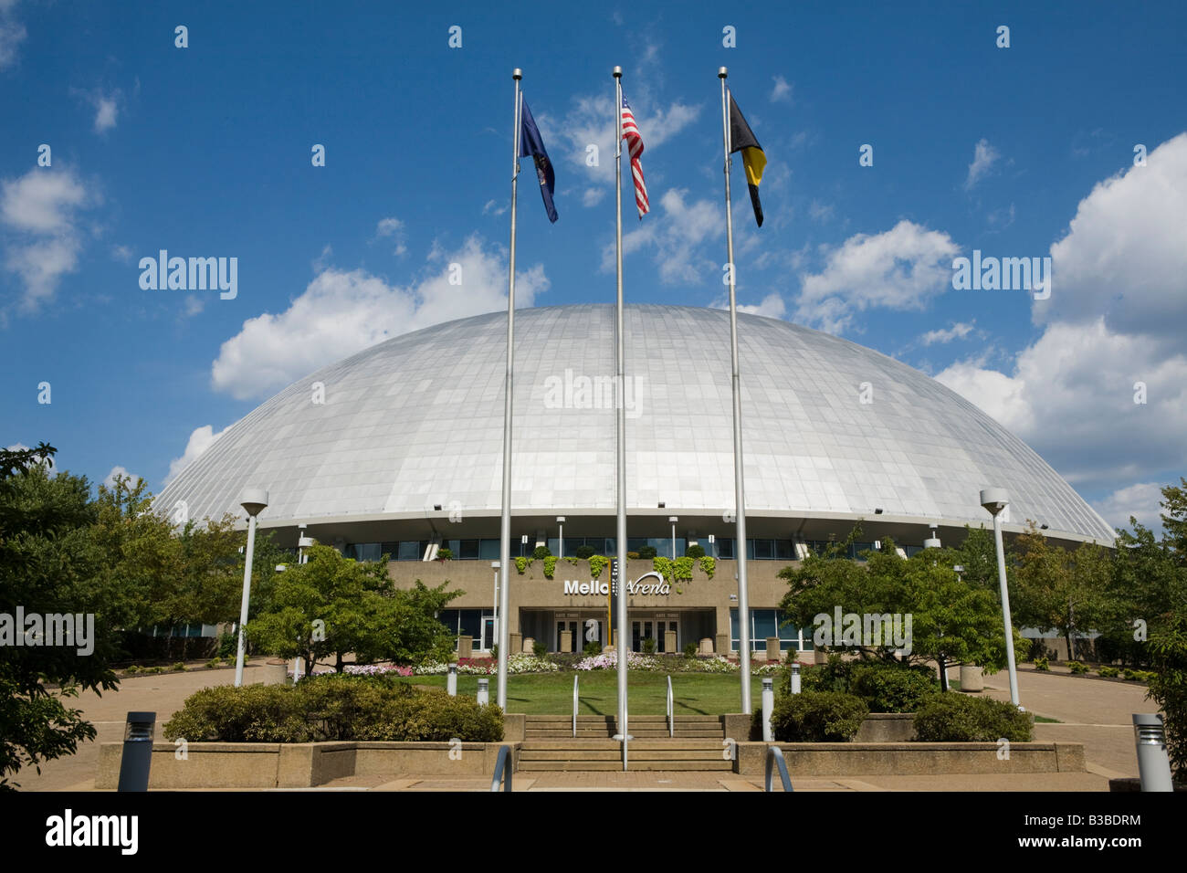 Mellon Arena plus grand toit dôme acier inoxydable escamotable dans monde Pittsburgh en Pennsylvanie Banque D'Images