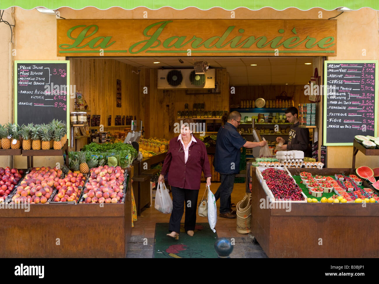 Un stand de fruits et légumes à Aix en Provence France Banque D'Images