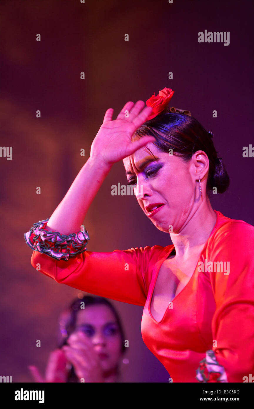 Maroc, Fes. Belen Maya effectue le Flamenco sur la scène de la porte Bab Makina pendant le Festival de Fès des Musiques du monde sacré. Banque D'Images