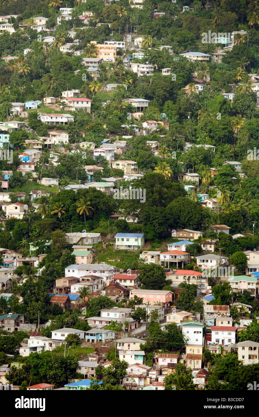 Maisons sur une colline, l'habitation typique - Caraïbes, Castries, Sainte-Lucie, Caraïbes, Antilles Banque D'Images