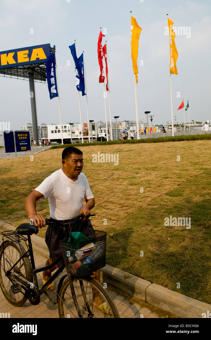 Au cours de la célébration suédois ouverture du nouveau magasin Ikea grand et à Nanjing en Chine Banque D'Images