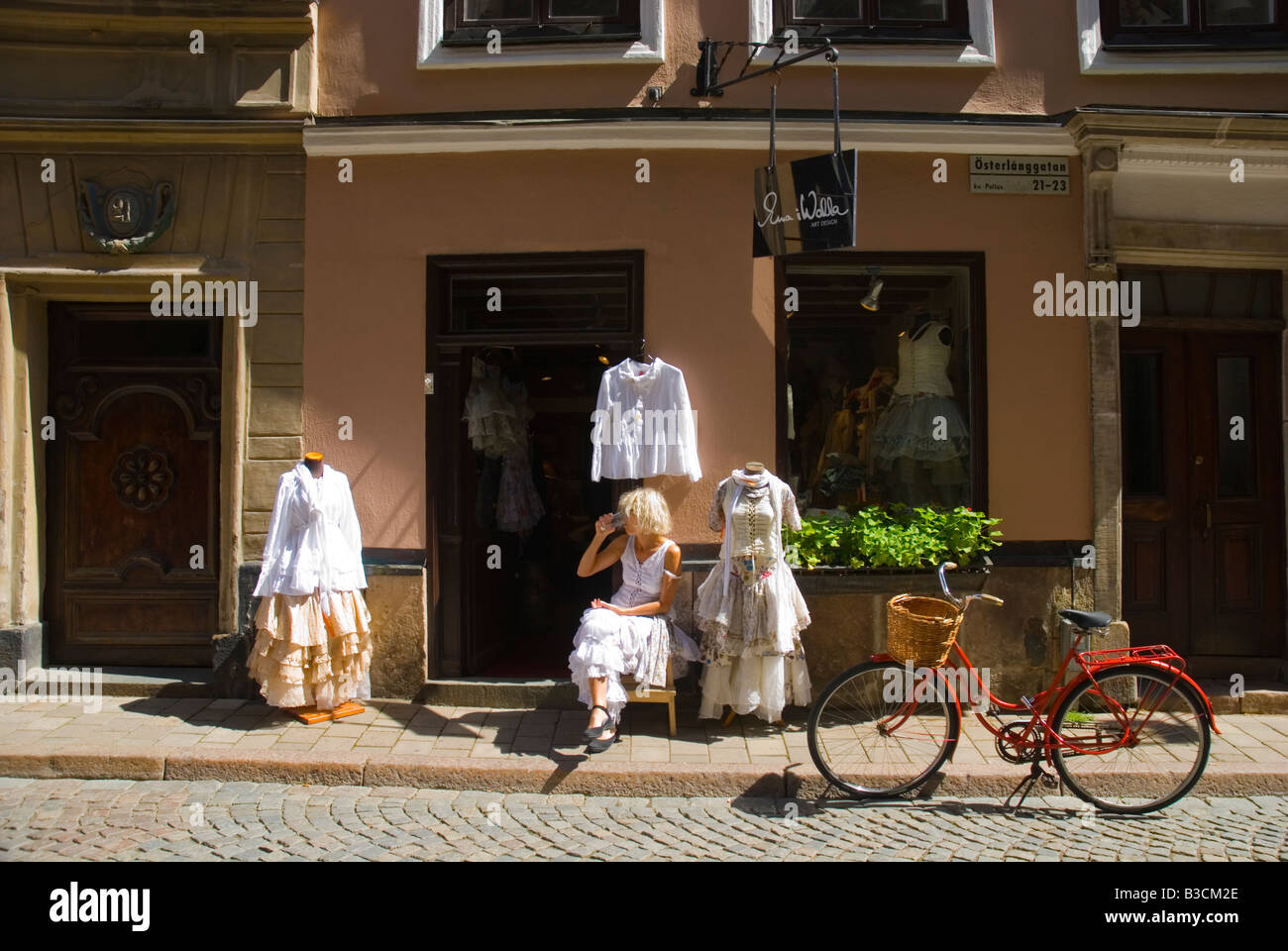 Boutique de vêtements pour femmes sur une ruelle dans la vieille ville Gamla Stan Stockholm Suède Europe Banque D'Images