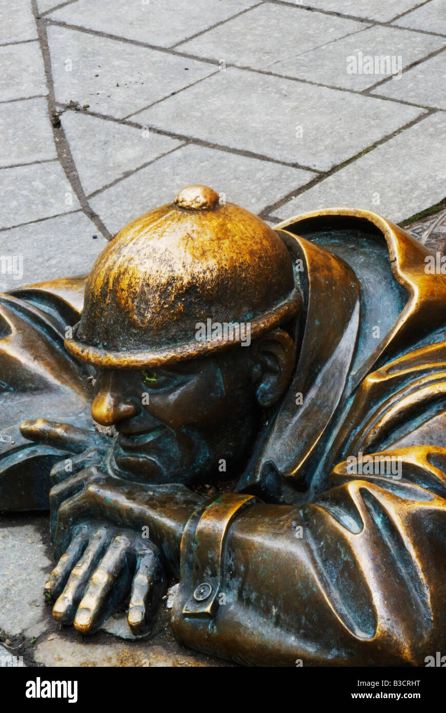 Le Guetteur, statue de bronze, Bratislava, Slovaquie Banque D'Images