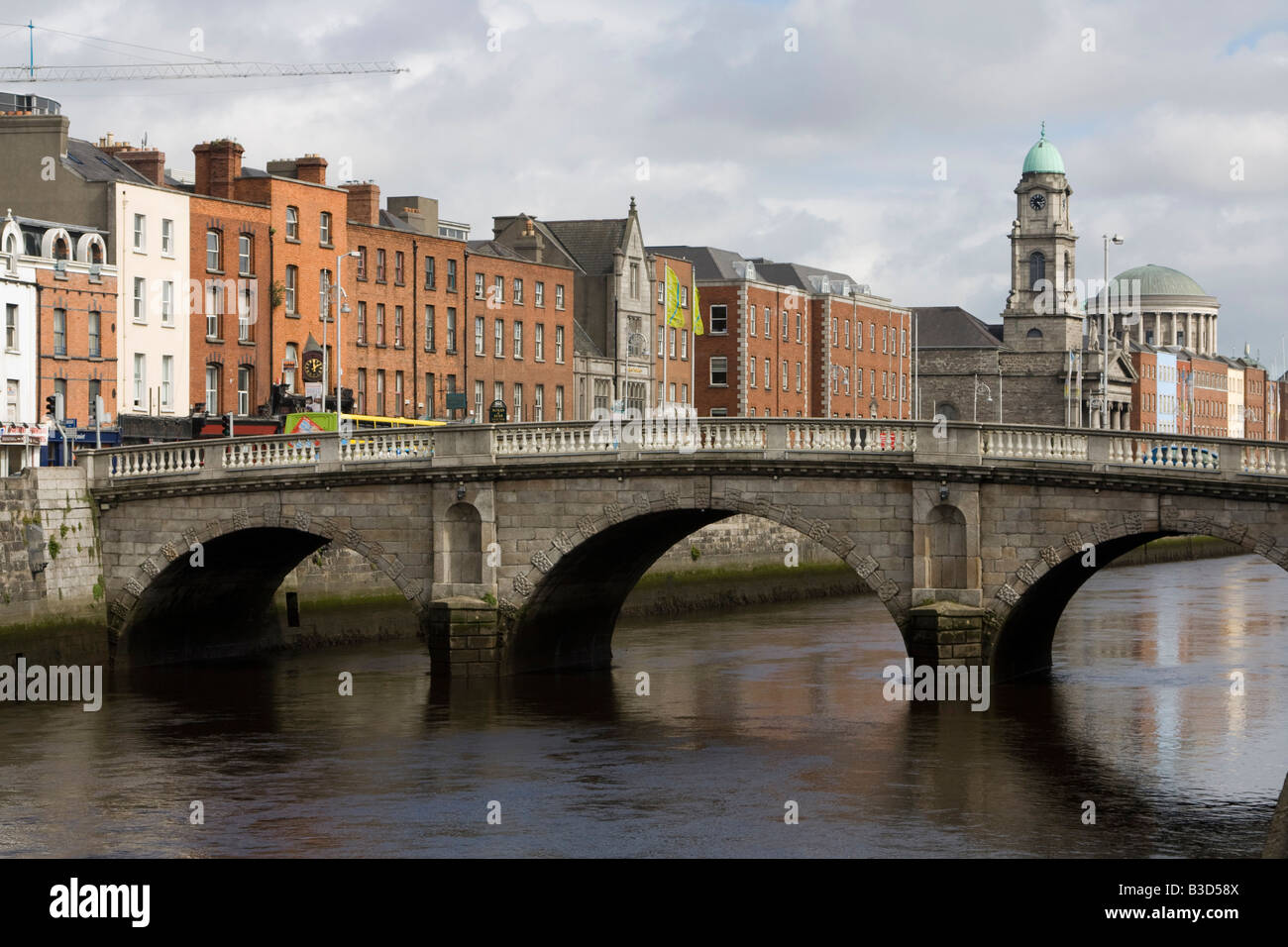 Liam mellowes Bridge River Liffey Dublin Irlande République d'Irlande EIRE Banque D'Images