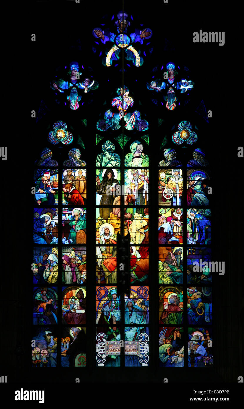 Vitrail par Alfons Mucha à St Cathédrale Saint-Guy au Château de Prague à Prague, République Tchèque Banque D'Images
