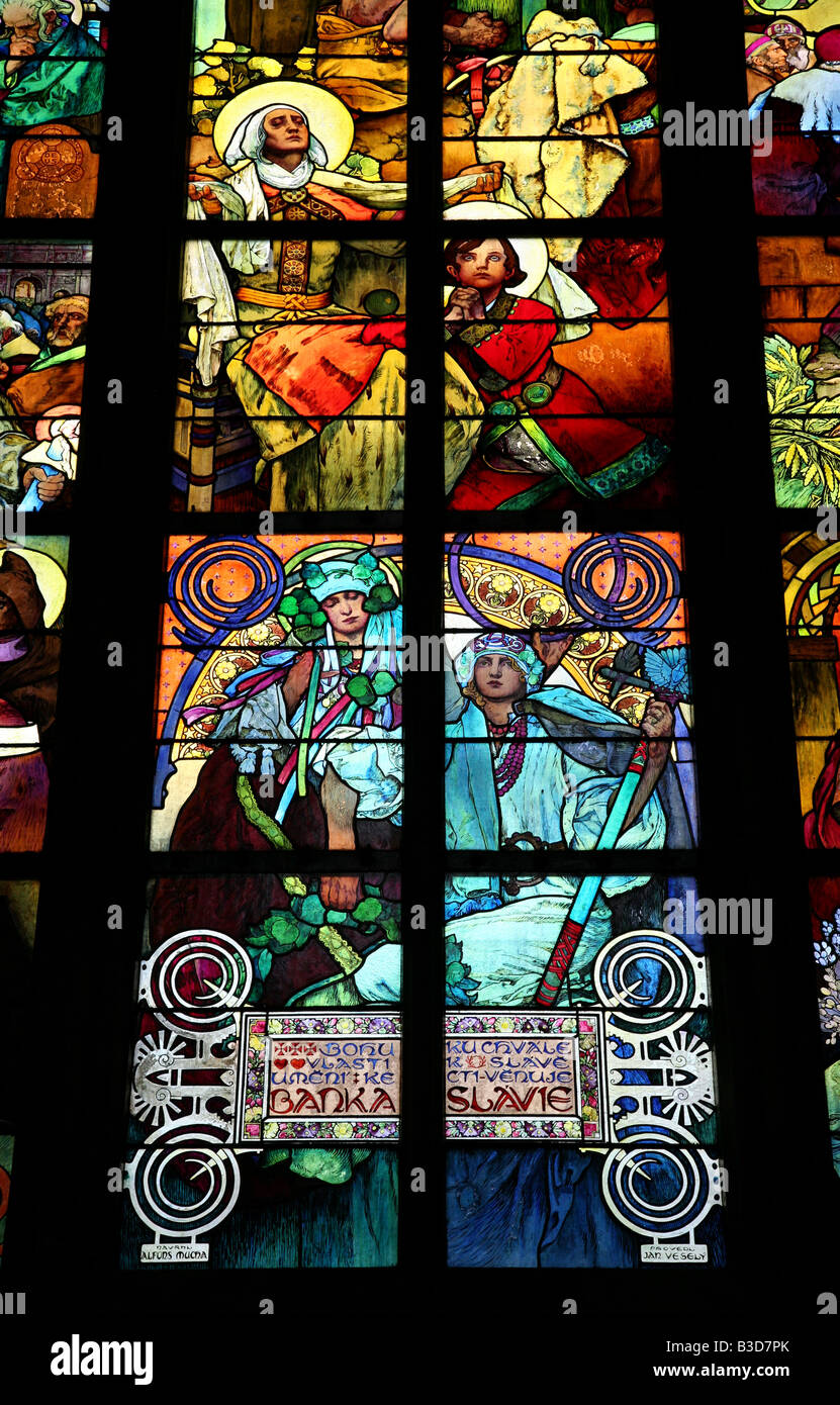 Vitrail par Alfons Mucha à St Cathédrale Saint-Guy au Château de Prague à Prague, République Tchèque Banque D'Images