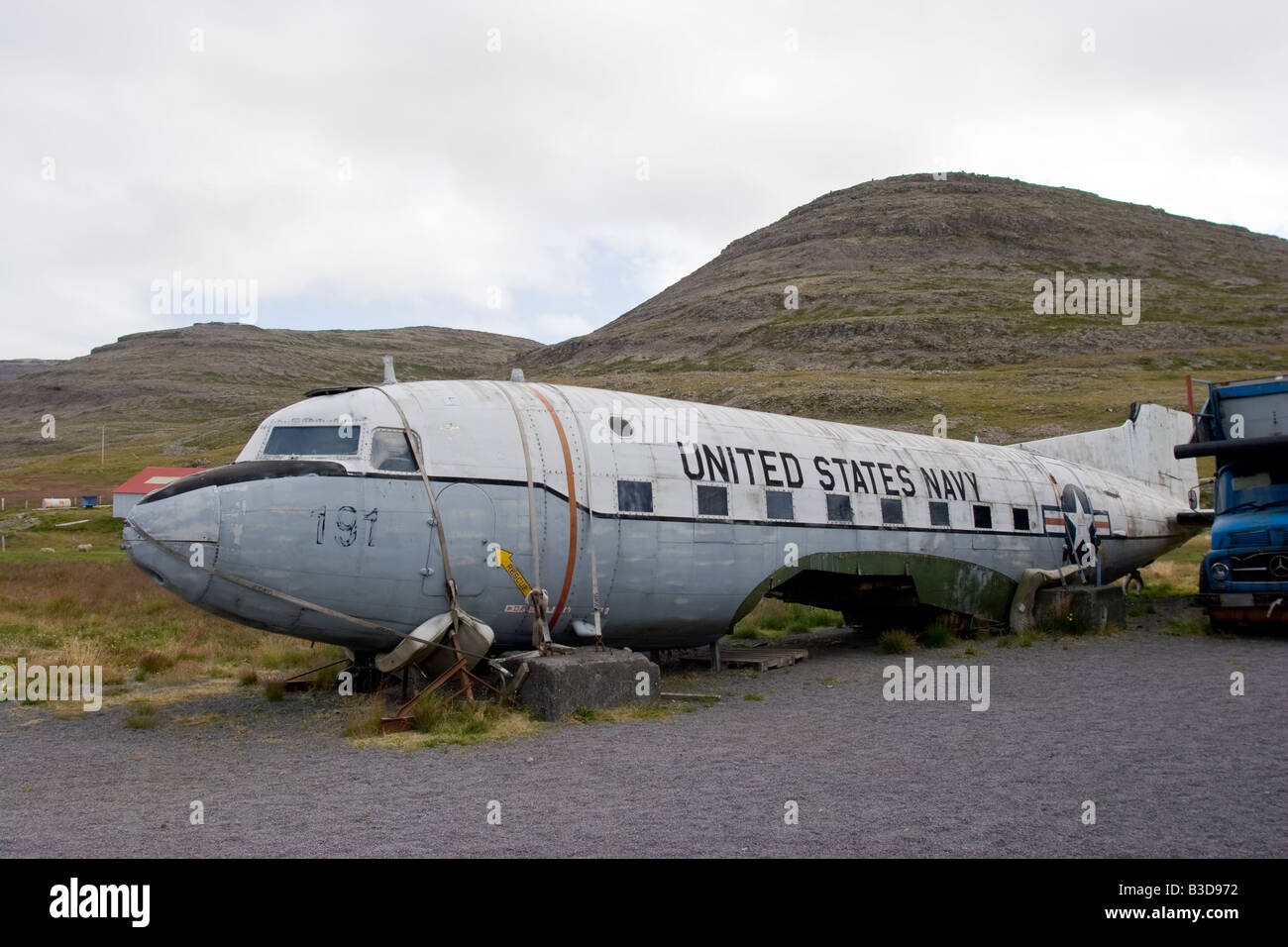 Vieux DC 3 avion en Hnjotur museum, Fjords Ouest Islande Banque D'Images