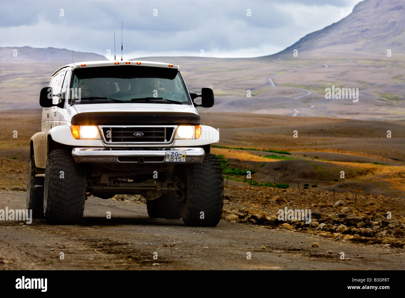 Route de l'extérieur véhicule quatre roues motrices au volcan Hekla, Banque D'Images