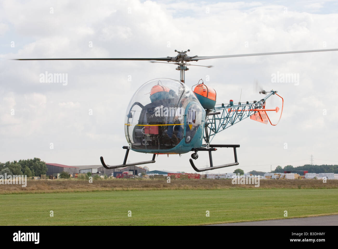 Bell 47 Westland-G-4G-AXKX prenant-ff de Breighton Airfield Banque D'Images