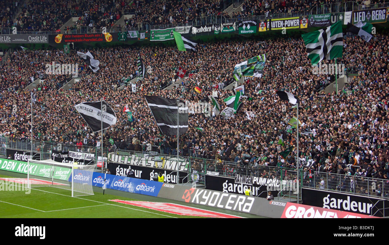 Football, 2. Bundesliga Borussia Moenchengladbach, 2007-2008, contre le FC Sankt Pauli 1:0, stade Borussia Park, foule de spectateurs, fans Banque D'Images