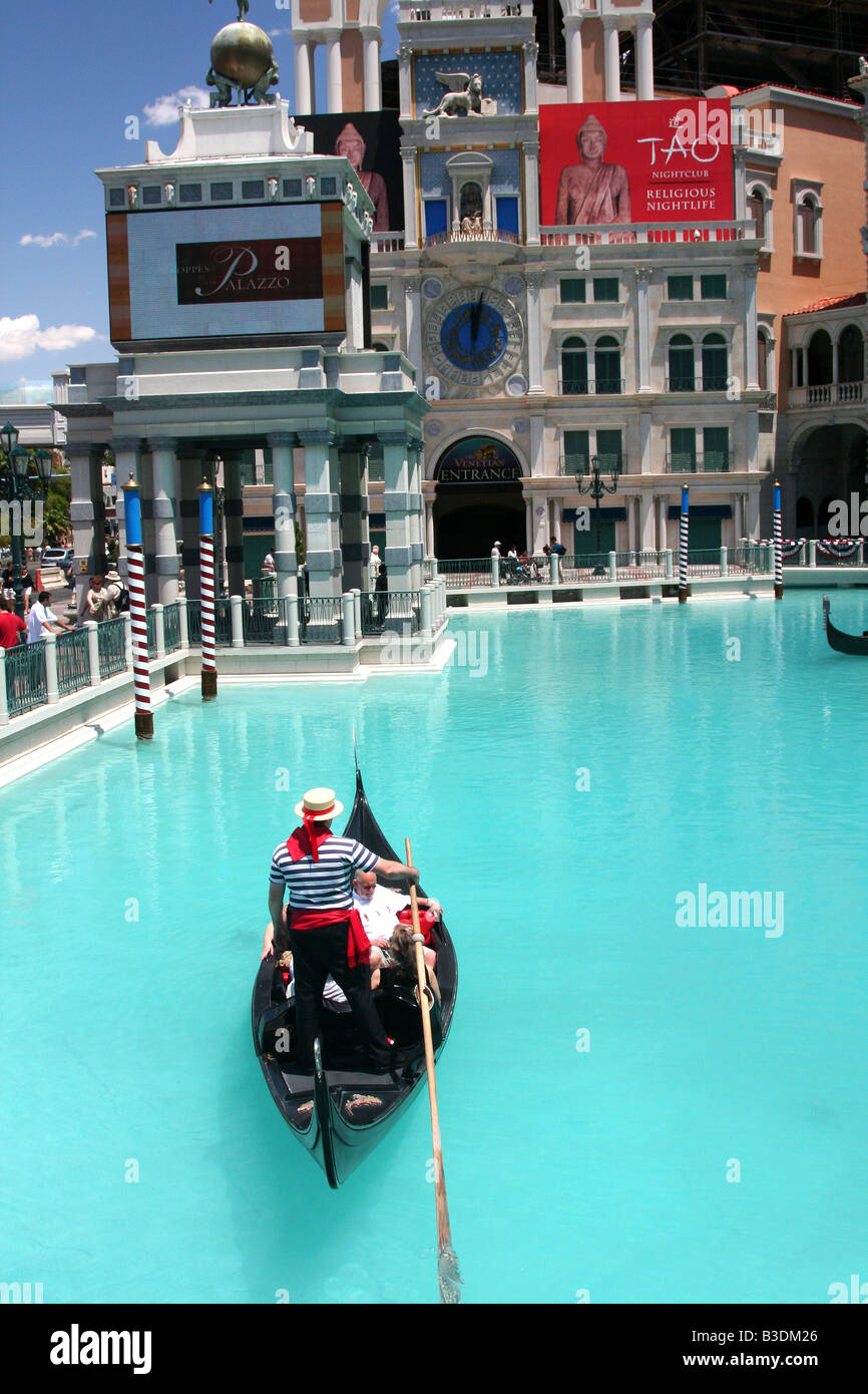 Le canal en gondole au Venetian Resort à Las Vegas Banque D'Images
