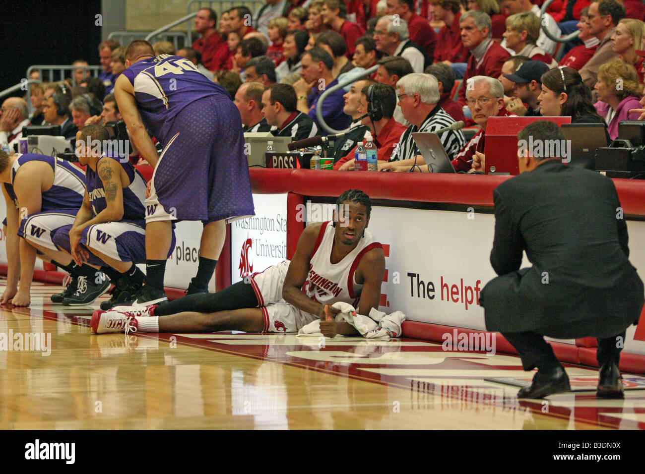 Kyle Weaver, photographié dans son dernier match à la Washington State University, a été prise avec le 38e choix de la draft 2008. Banque D'Images