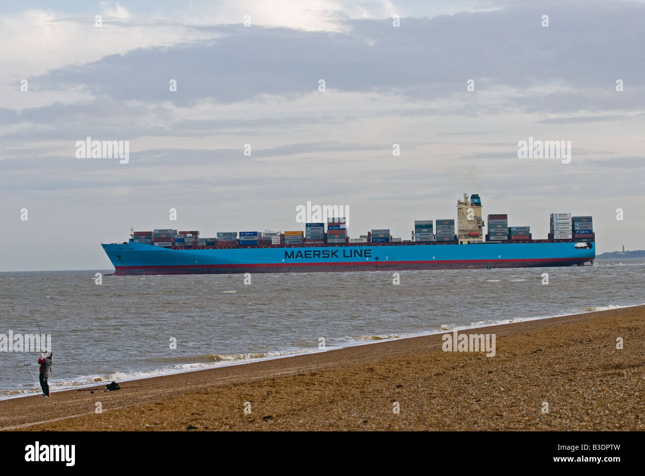 Porte-conteneurs Maersk Line 'Alfirk' sur la mer du Nord près de Felixstowe, Suffolk, UK. Banque D'Images
