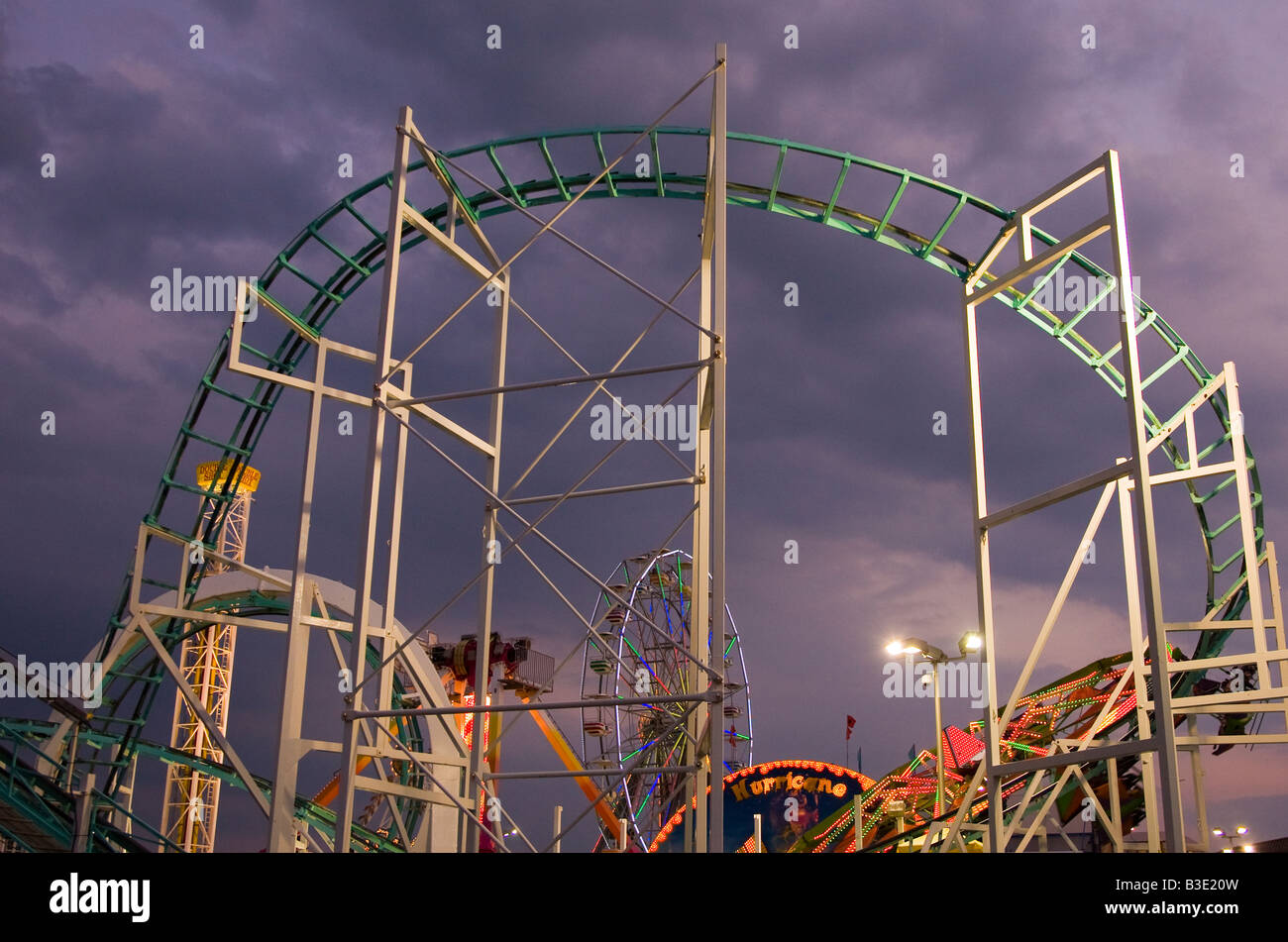 Roller coaster ride at Dusk Banque D'Images