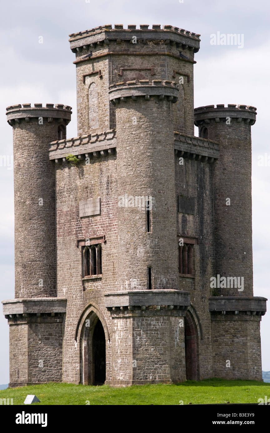 Paxton's Tower, Llanarthney, près de Carmarthen, Pays de Galles, Royaume-Uni. Une folie construite par William Paxton vers 1810 pour commémorer les victoires de Lord Nelson en mer. Banque D'Images