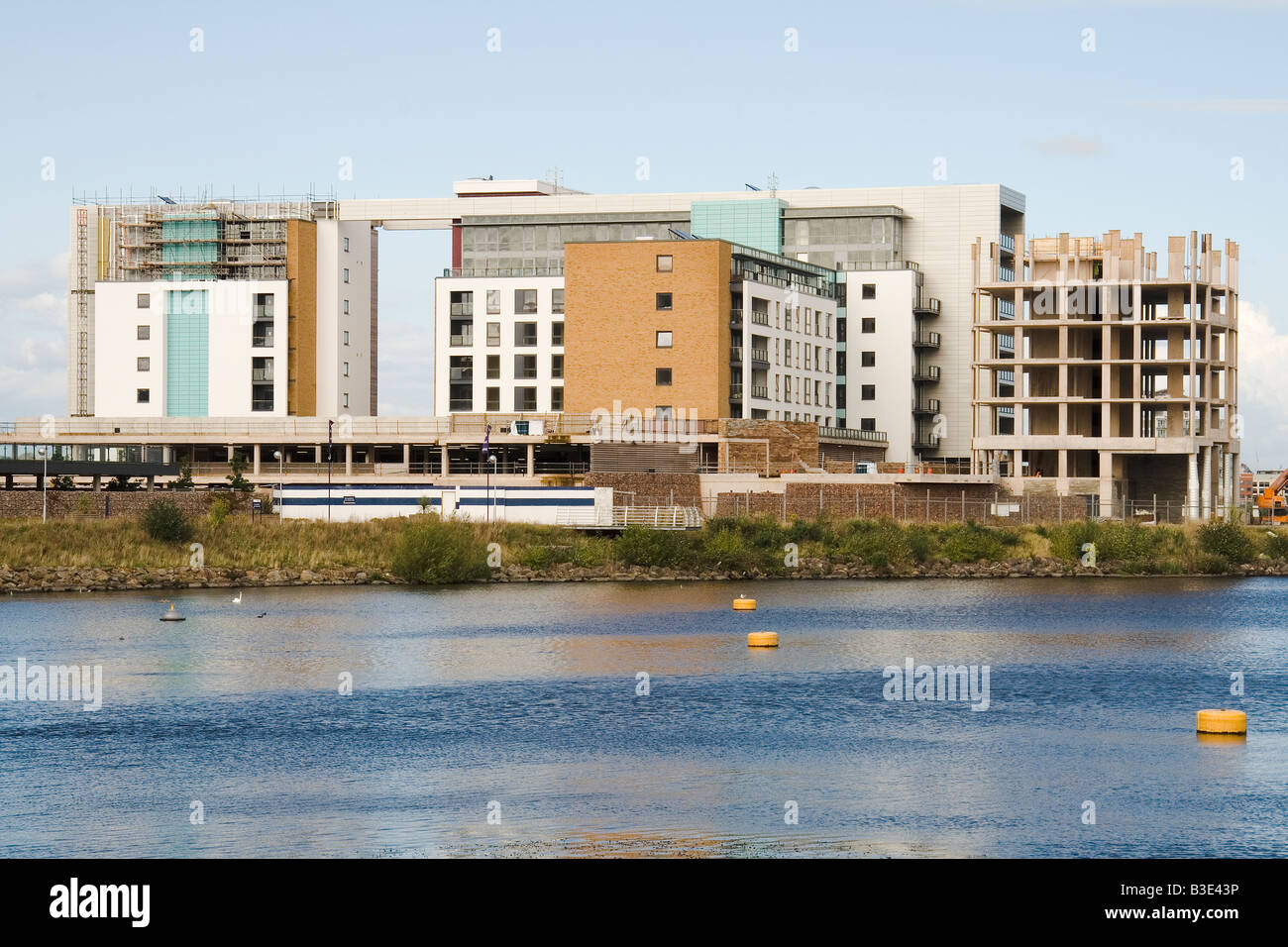 Les travaux suspendus le Prospect Place un complexe d'appartements dans la baie de Cardiff, Royaume-Uni, à la suite de la crise du crédit. Banque D'Images