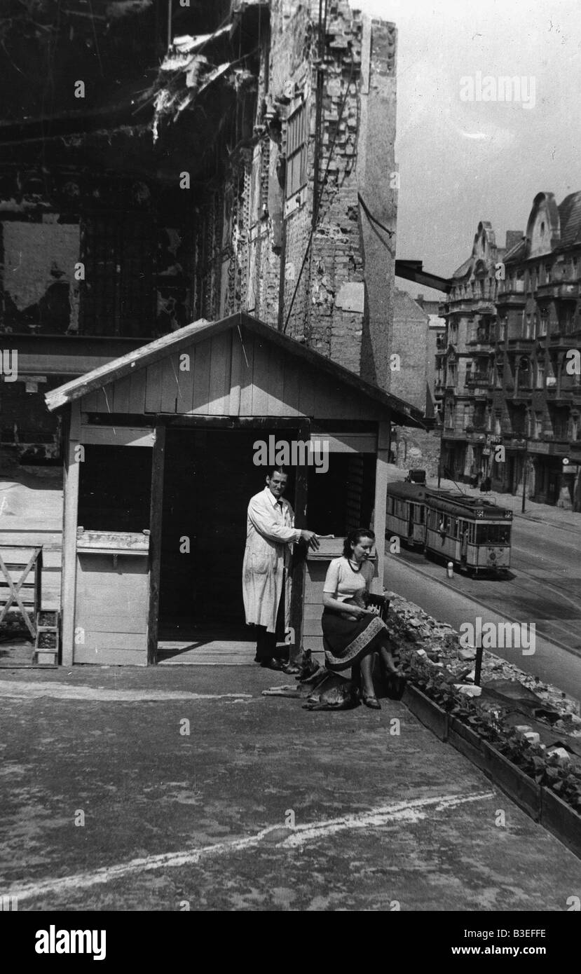 Couple on Hermannplatz, 1949 Banque D'Images