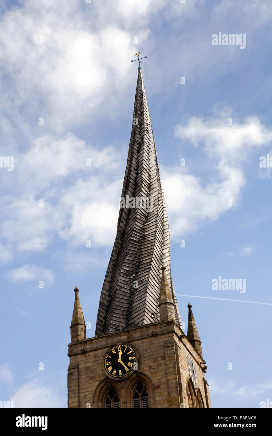 Chesterfield Derbyshire UK St Marys et tous les saints de l'église paroissiale crooked spire de torsion historique Banque D'Images