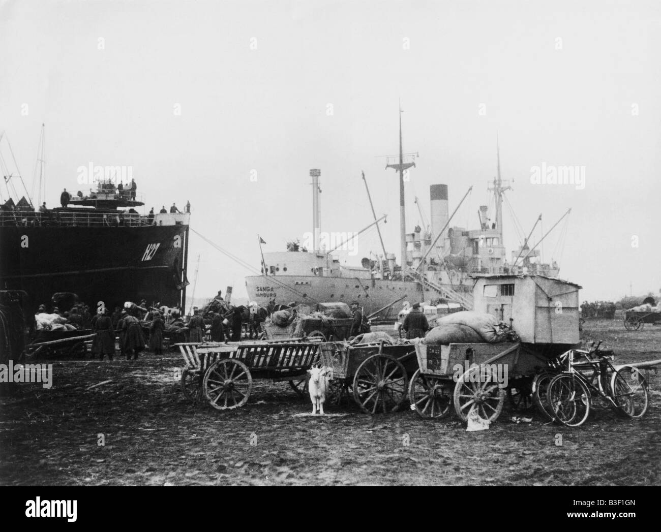 L'embarquement des réfugiés dans l'Est de la Prusse. Banque D'Images