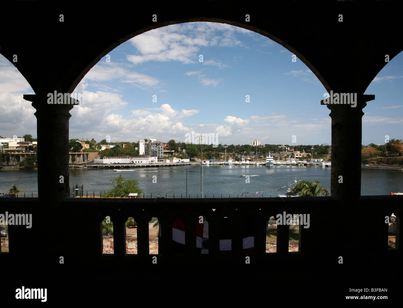 Vue de l'Alcazar de Colon à la rivière Ozama dans la Zona Colonial de Santo Domingo, République Dominicaine Banque D'Images