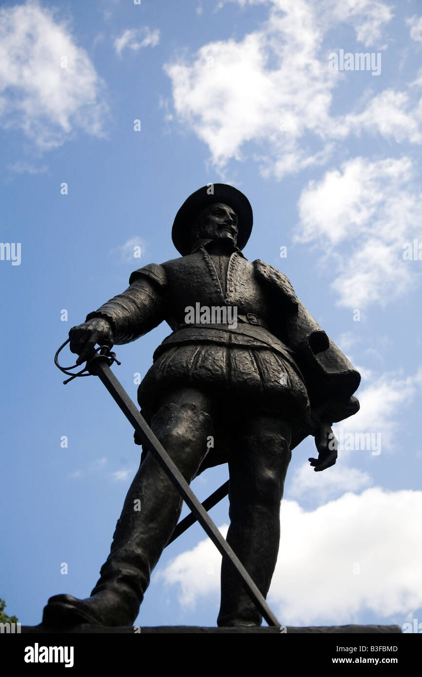 La statue de Sir Walter Raleigh à Greenwich, Angleterre. Banque D'Images