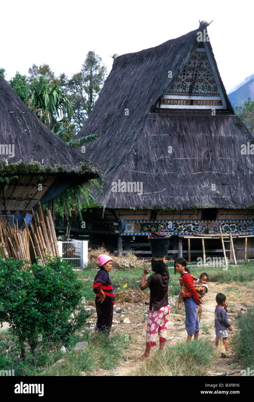 Maison batak karo rumah raja en Indonésie Sumatra lingga village Banque D'Images