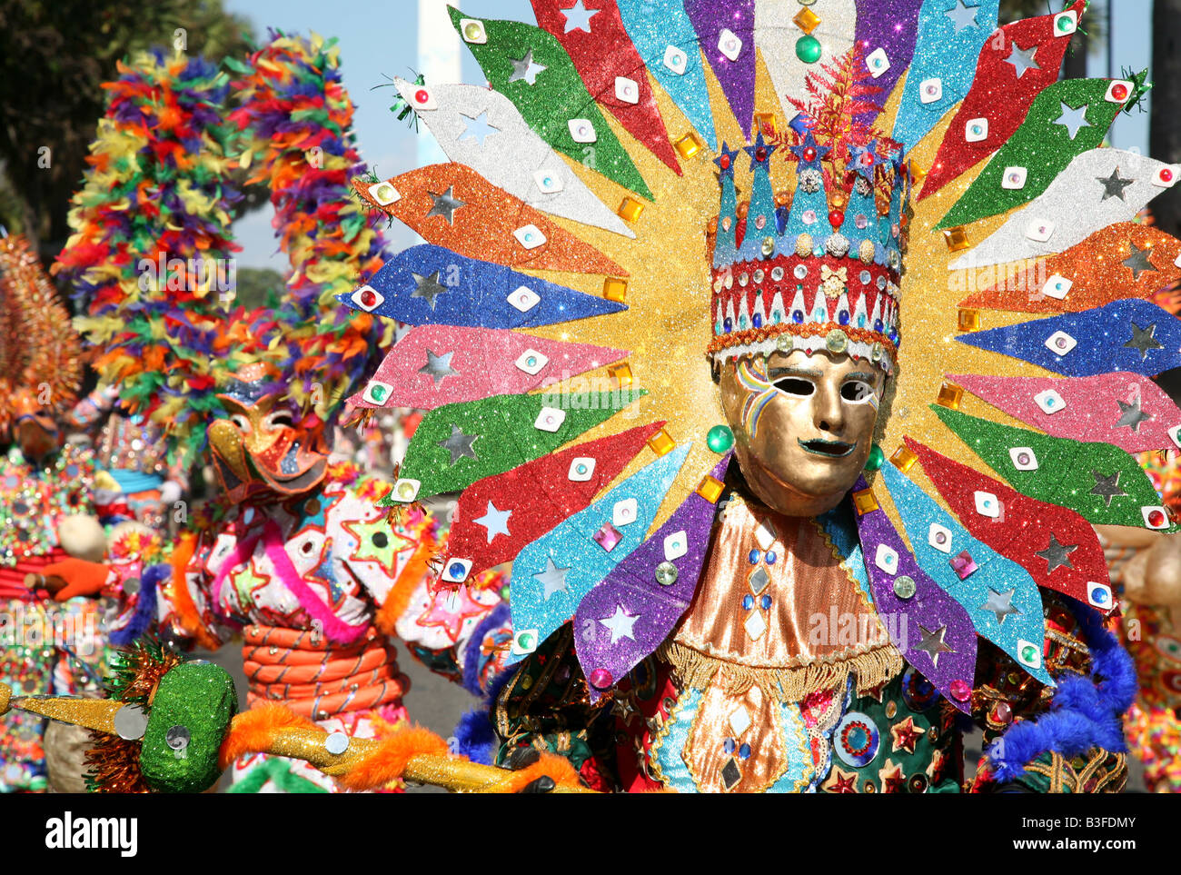 Les participants du carnaval de Santiago habillés en Diablo Cojuelo effectuer pendant le Carnaval de Santo Domingo, République Dominicaine Banque D'Images