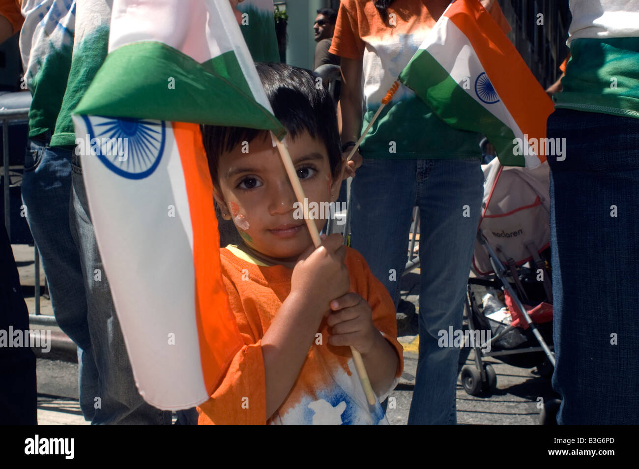Les Indiens américains de tri state zone autour de New York regardez l'Indian Independence Day Parade Banque D'Images