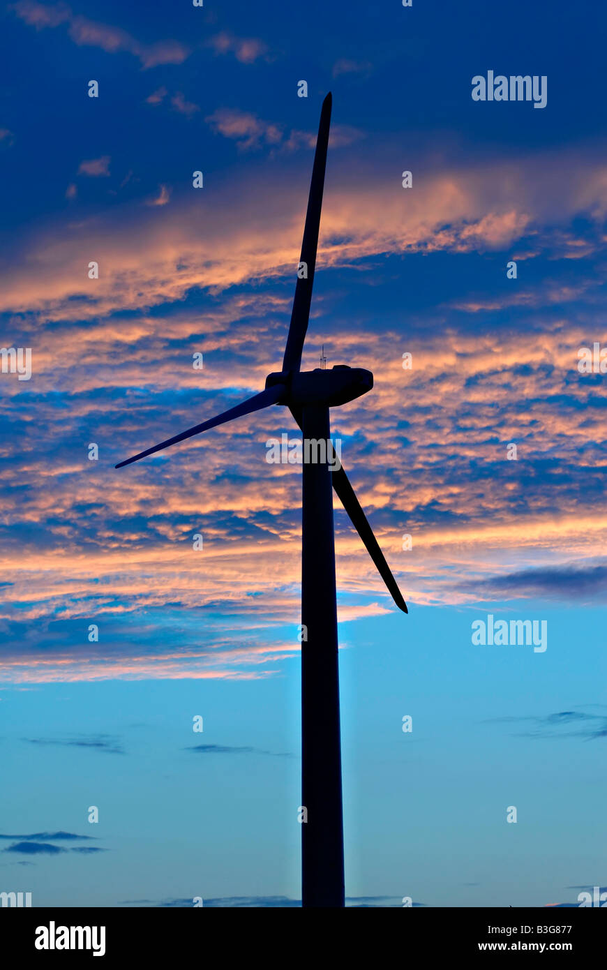 Moulin à vent dans l'ouest du Texas au coucher du soleil Banque D'Images