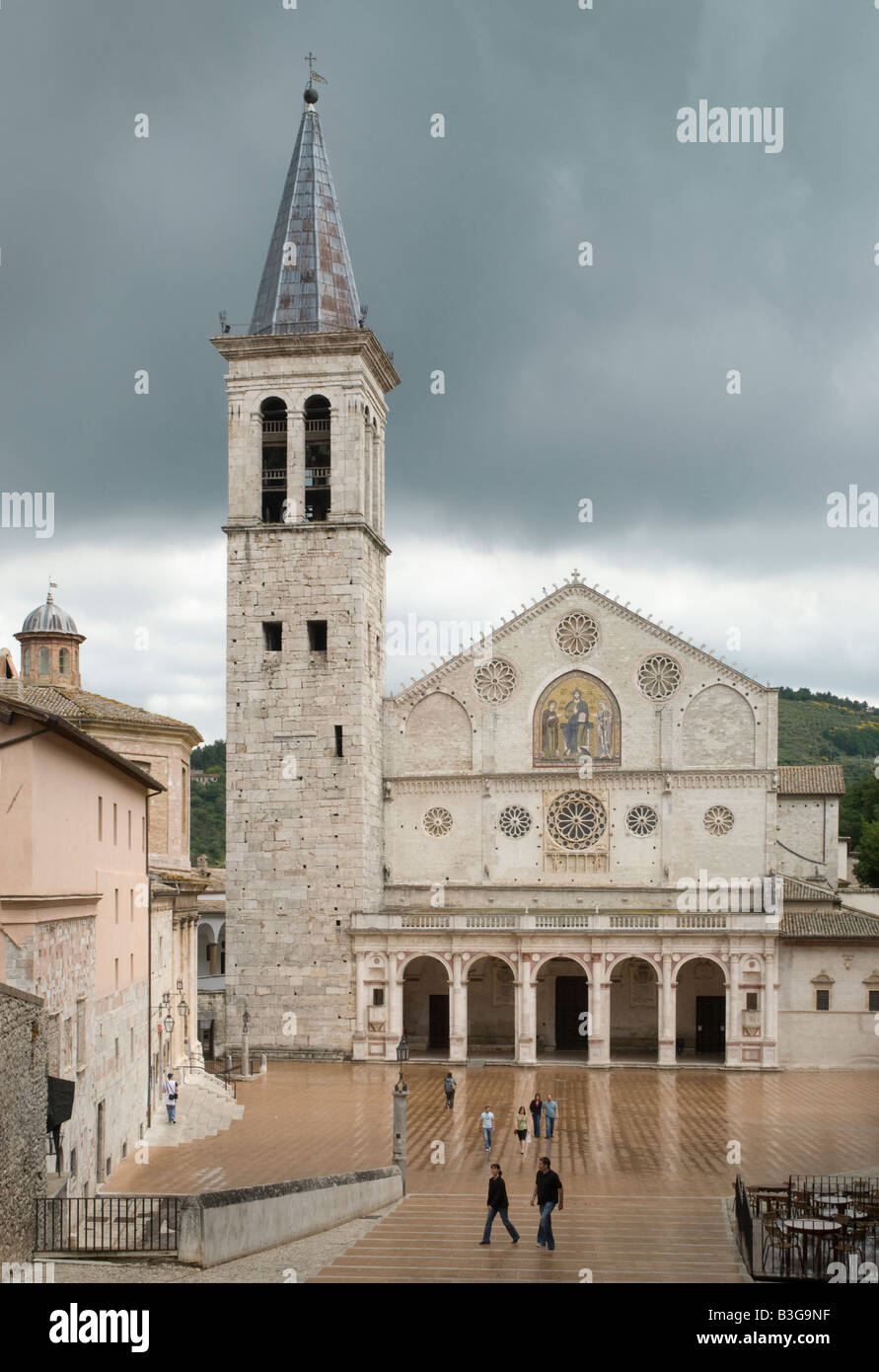 La Cathédrale de Spolète dans la Piazza del Duome est dédiée à Santa Maria Assunta. Banque D'Images