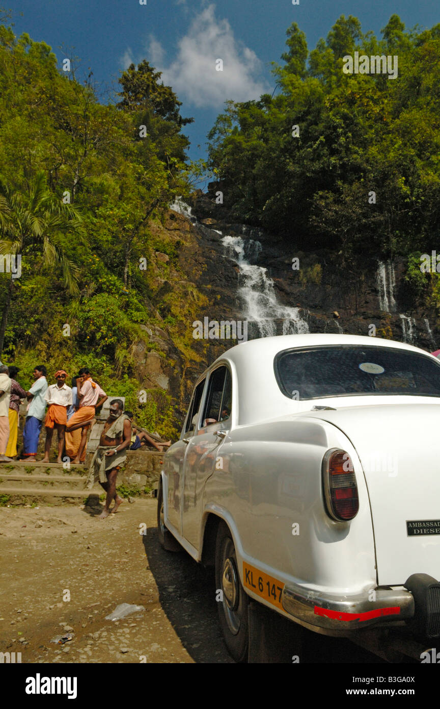 Kerala Inde Ambassadeur arrêt de taxi sur le voyage de Kottayam à Kumily Banque D'Images