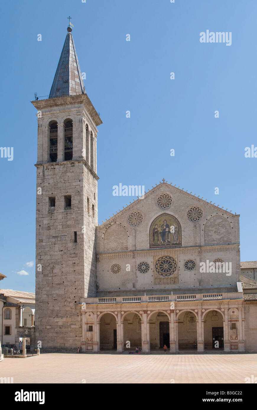 La Cathédrale de Spolète dans la Piazza del Duome est dédiée à Santa Maria Assunta. Banque D'Images
