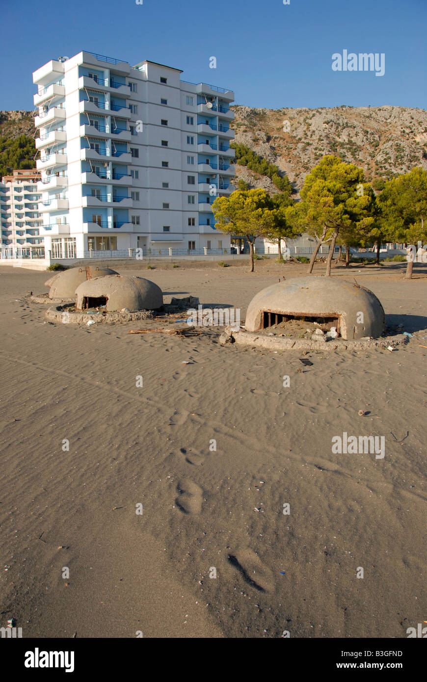 Bunkers abandonnés sur la plage, l'albanie Banque D'Images