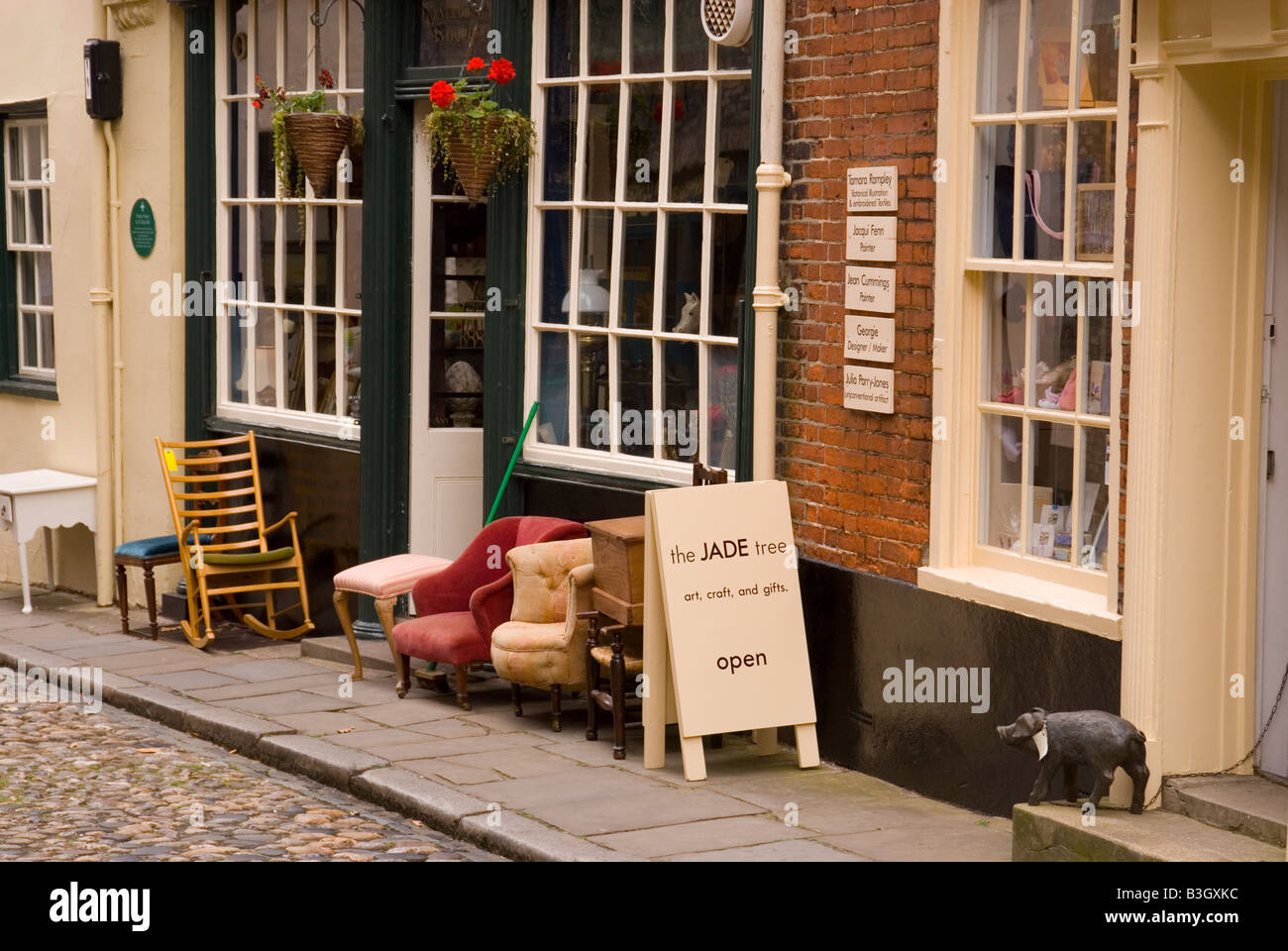 Antique Shop à côté de l'arbre de jade l'art et atelier d'artisanat à Elm Hill, Norwich, Norfolk, UK Banque D'Images