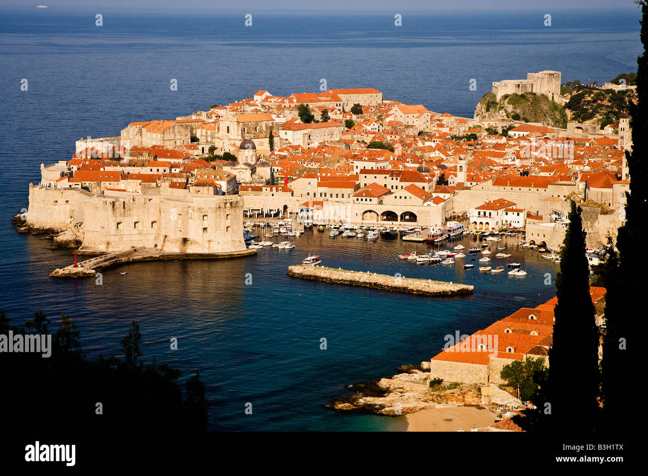 Dubrovnik Croatie depuis les collines au-dessus Banque D'Images