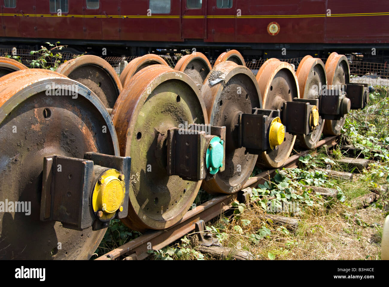 Les roues des bogies à Carnforth Gare Ferroviaire, Carnforth, Angleterre. Banque D'Images