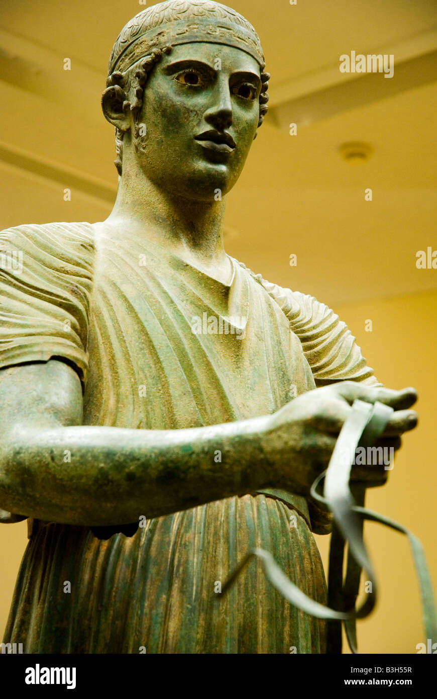 L'Aurige de Delphes, dans le musée de Delphes Banque D'Images