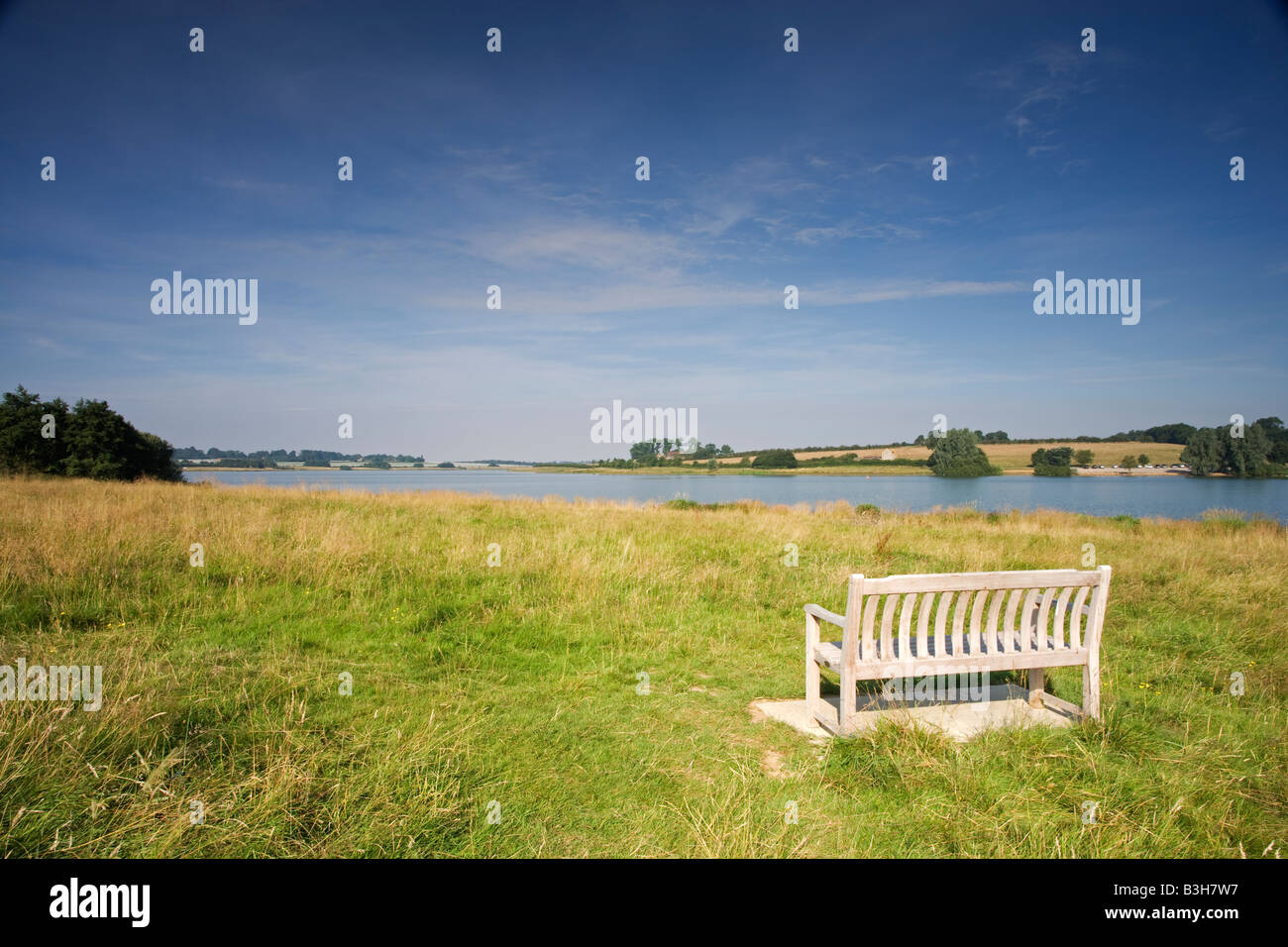 Vue sur l'eau, Pitsford Brixworth Country Park, Northampton, Northamptonshire, England, UK Banque D'Images