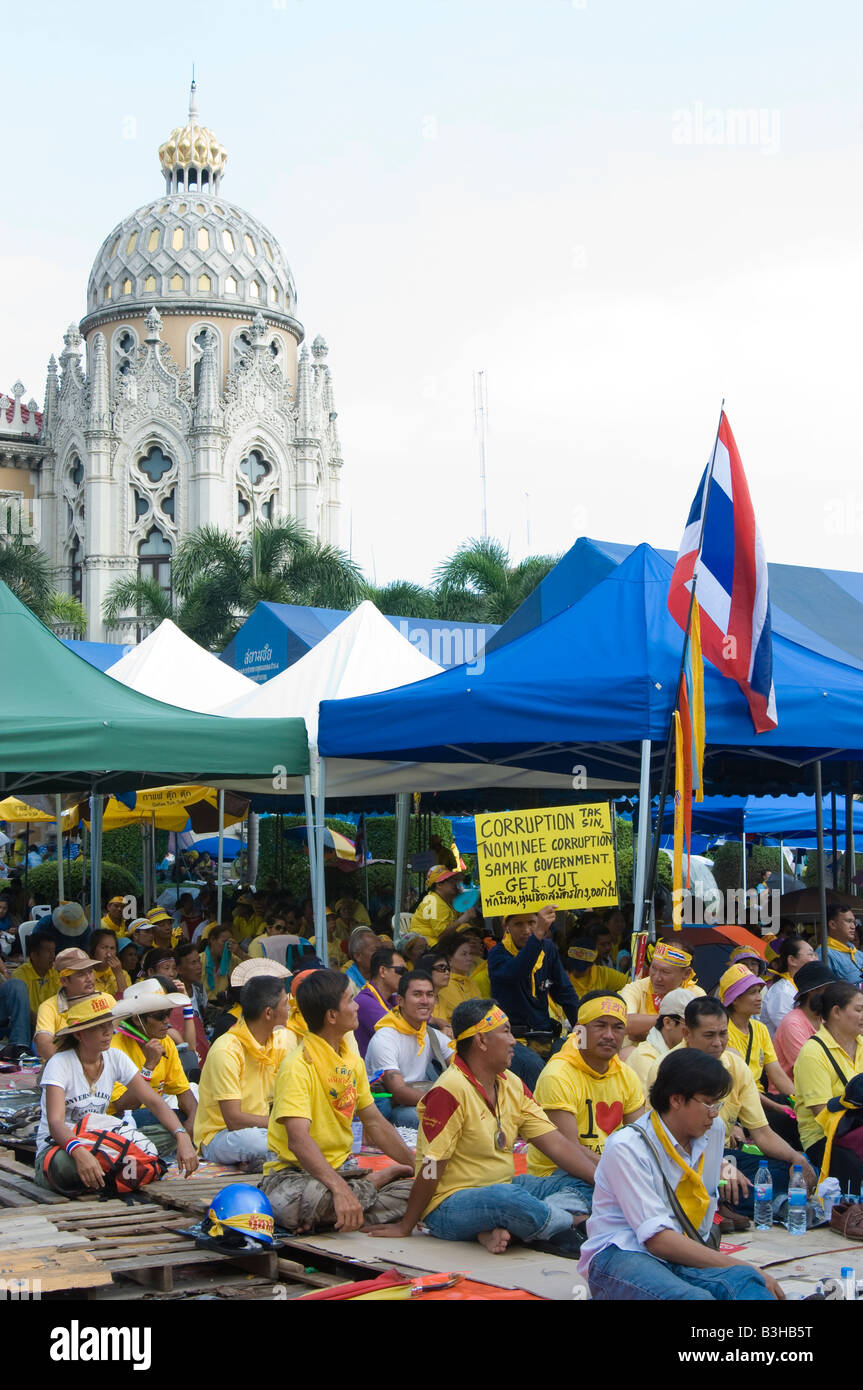 Les protestataires qui occupent les jardins autour de la maison du gouvernement à Bangkok Banque D'Images