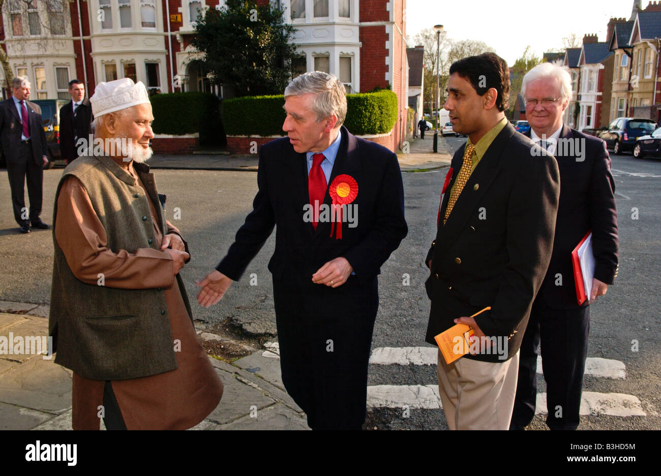 M. Jack Straw ministre gouvernement travailliste MP photographié alors qu'il faisait campagne à Cardiff lors des élections générales de 2005 Banque D'Images