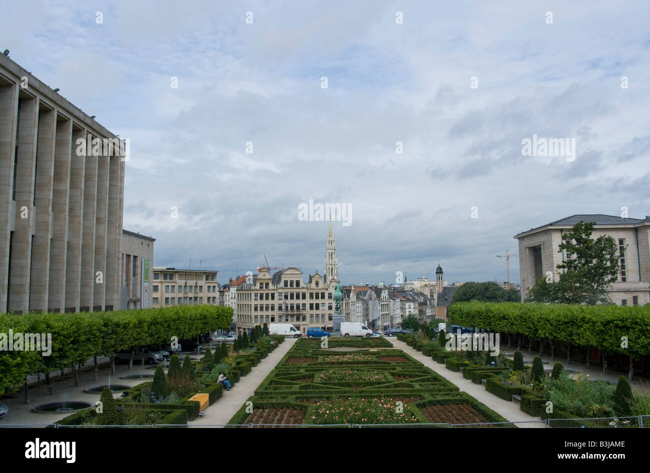 Vue de la ville de Bruxelles à partir de la bibliothèque des jardins, Mont des Arts, Belgique Banque D'Images