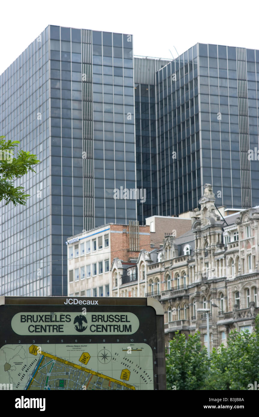 Plan de la ville de Bruxelles et historique avec de nouveaux bâtiments à l'arrière Banque D'Images