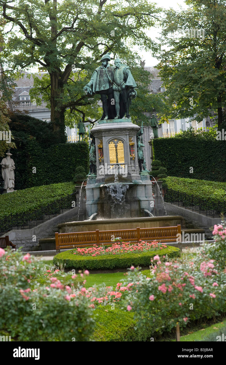 Chefs d'Egmont et de Hornes. Statue en bronze, faite par Charles August Fraikin, le square du Petit Sablon Bruxelles Belgique Banque D'Images