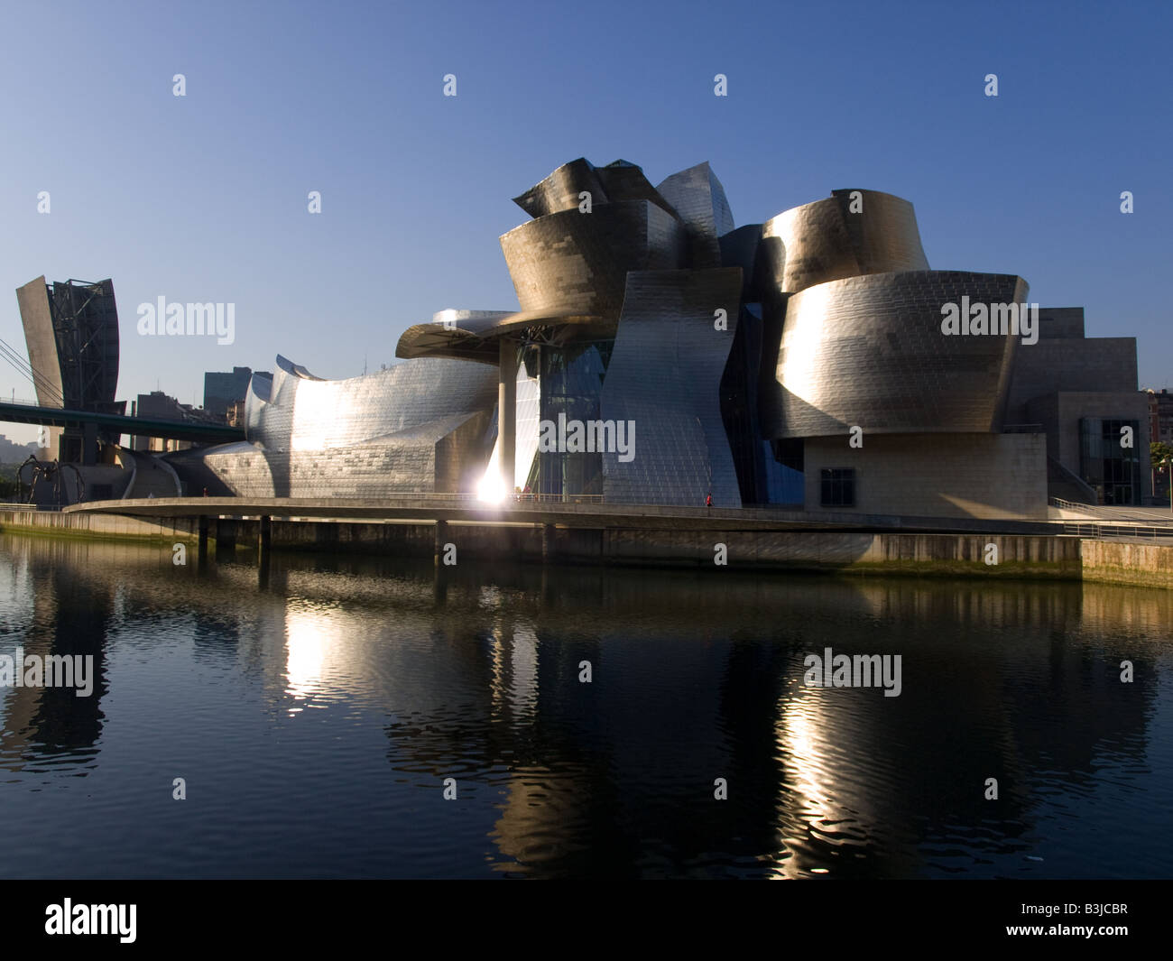 Le magnifique Musée Guggenheim Bilbao, par l'architecte canadien Frank O. Gehry. Banque D'Images